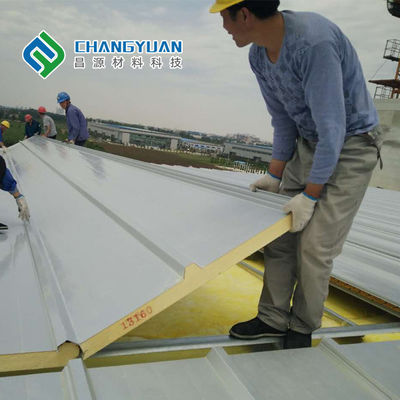 Tấm lợp PU Sandwich nhẹ Tấm xốp Polyurethane chống thấm cho tấm lợp