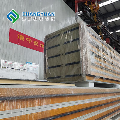 Tấm lợp composite PU Sandwich Hiệu suất cách nhiệt tốt