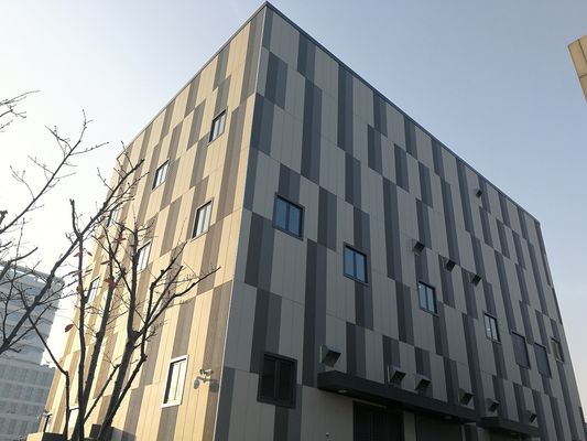 Bảng kim loại tường rèm cạnh Beveled cho các ứng dụng bảo trì thấp và chống cháy