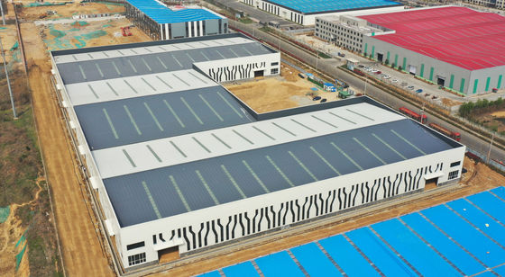 Bảng sandwich PU bền cao với độ kín không khí / kín nước và cách nhiệt cho mái nhà và xây dựng