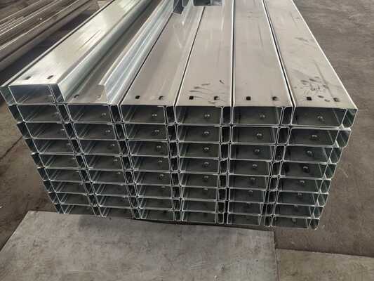 Hot Dip Galvanized Metal Building Purlin với chiều dài tùy chỉnh và loại thép 195/235/355 cho hỗ trợ cấu trúc
