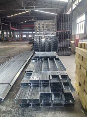 Purlin kim loại mạ kẽm nhúng nóng theo chiều dài tùy chỉnh hình chữ C/Z cho tòa nhà khung thép thương mại