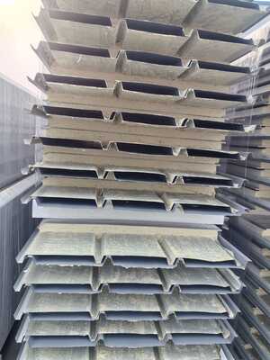 Các tấm mái PIR chống ăn mòn trọng lượng nhẹ với độ dẫn nhiệt ≤ 0,02W/m·K cho sử dụng công nghiệp và thương mại
