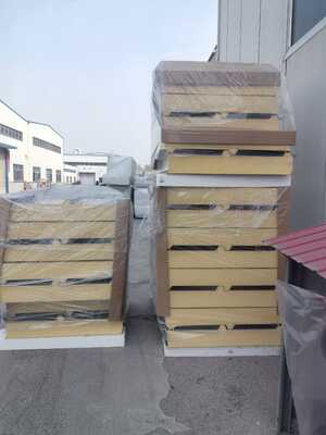 Tấm lợp PIR chống ăn mòn với khả năng cách âm và cách nhiệt vượt trội cho các tòa nhà công nghiệp