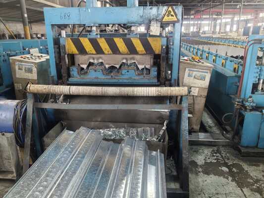 Độ dài tùy chỉnh lên đến 6000mm sàn kim loại lợp lợp với khả năng chống ăn mòn cao và chống cháy lớp A