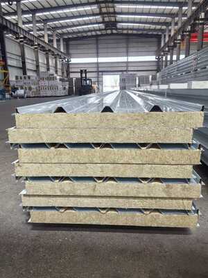 Rockwool Roof Sandwich Panel với lớp phủ SDP, chiều dài 12 mét và tương thích với năng lượng mặt trời cho hiệu suất vượt trội